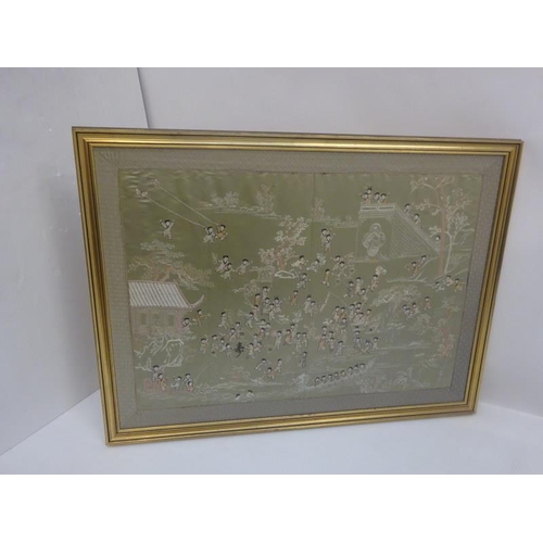 121 - Large Chinese silk picture.