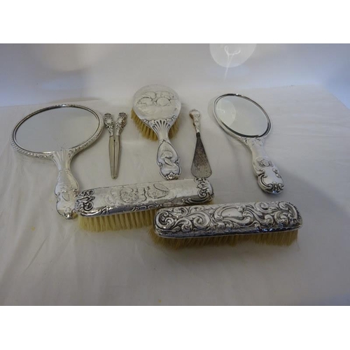 192 - English silver dressing set, London & Chester. (7)