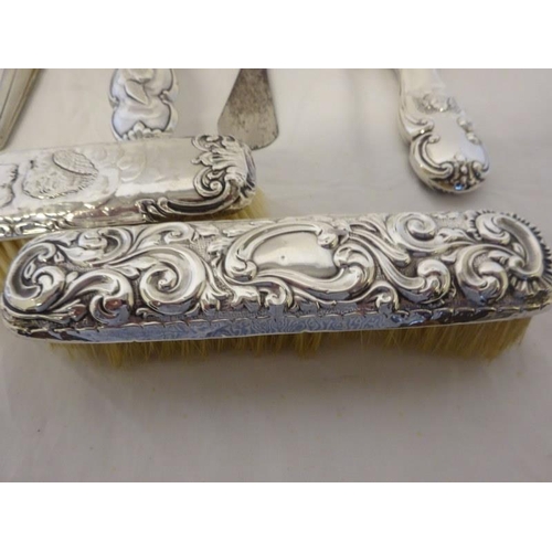 192 - English silver dressing set, London & Chester. (7)