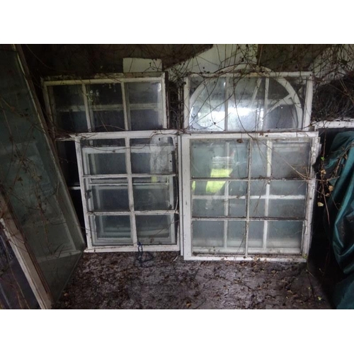 267 - Large quantity of old timber framed windows, 34 pieces approx.