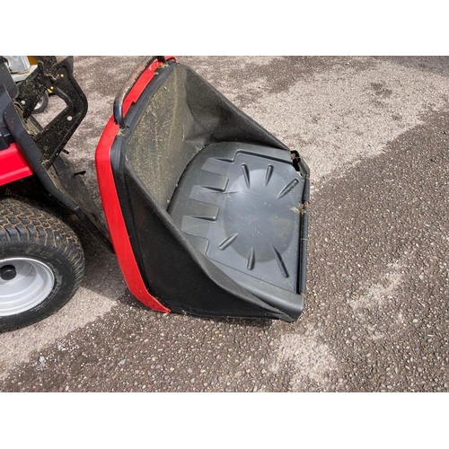 274 - Castle Garden ride on lawn mower with Briggs and Stratton engine, model number XDC140 HD, recently s... 