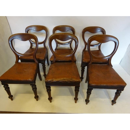 313 - A set of 6 Victorian mahogany spoon back dining chairs.