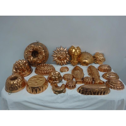 324 - Collection of copper ware - jelly moulds, etc. (21 approx.)