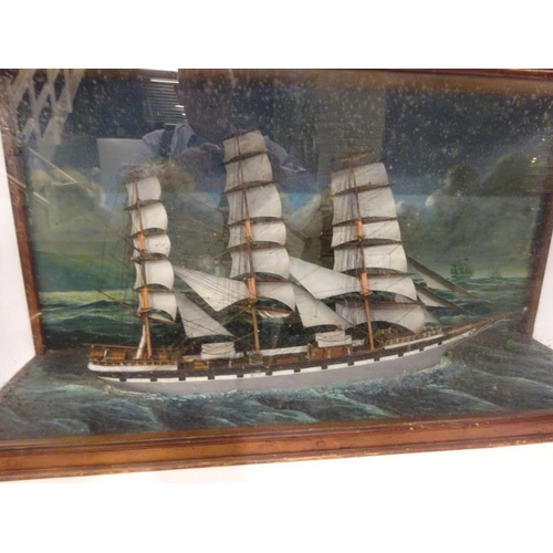 97 - Old cased clipper ships model. W. 116cm, d. 35cm, H. 60cm approx.