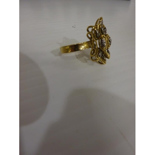 286 - 9 carat gold dress ring. Size N/O.