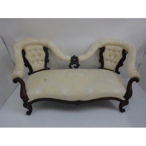 343 - Victorian carved mahogany butterfly back couch raised on cabriole legs. W. 163cm, H. 85cm, D. 65cm a... 