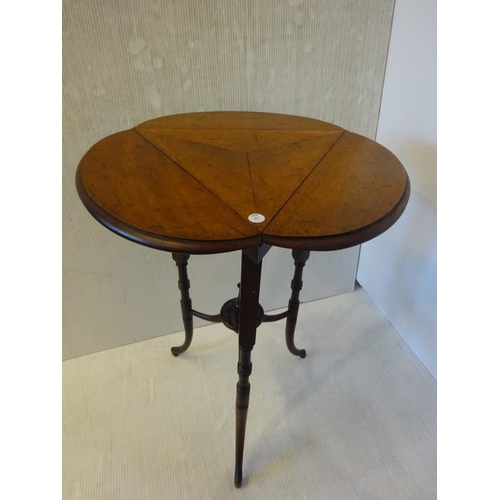 78 - A neat sized Victorian drop leaf drawing room table raised on  splay ring turned legs with nicely tu... 