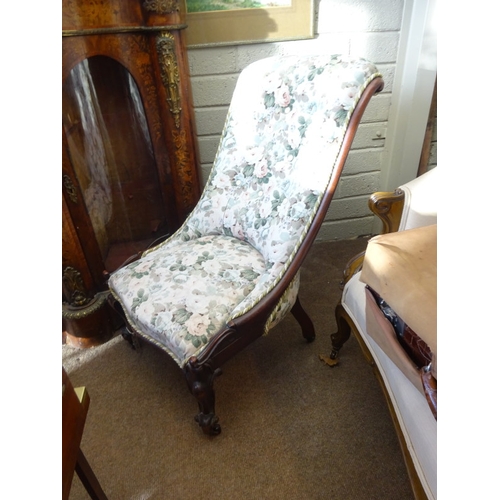 472 - Victorian chair.