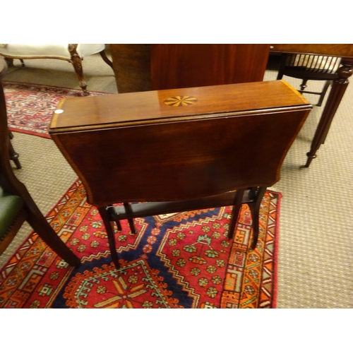 473 - Drop leaf table.