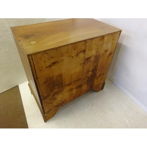 195 - Georgian mahogany chest of 4 drawers raised on bracket feet. W. 82cm, D. 49cm, H. 83cm approx.