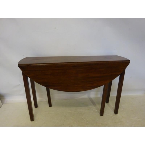 65 - Neat size antique mahogany drop leaf hunt table.  L. 120cm, fully extended 90cm, H. 70cm  approx.