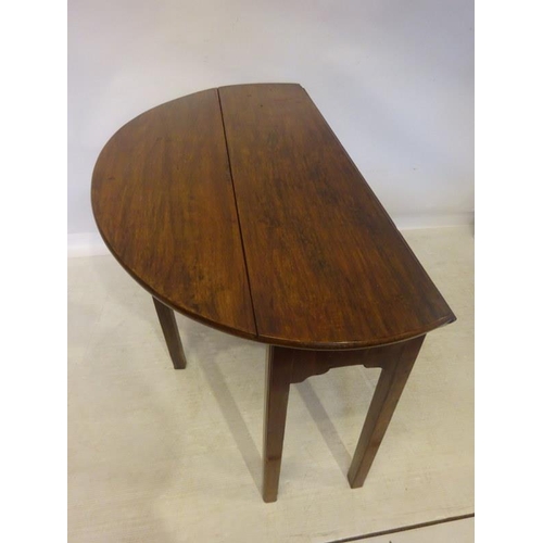 65 - Neat size antique mahogany drop leaf hunt table.  L. 120cm, fully extended 90cm, H. 70cm  approx.