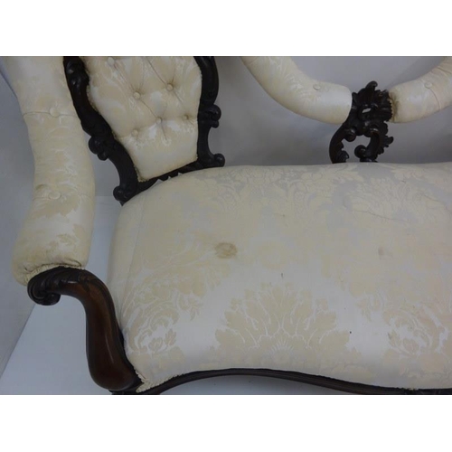 70 - Victorian carved mahogany butterfly back couch raised on cabriole legs. W. 163cm, H. 85cm, D. 65cm a... 