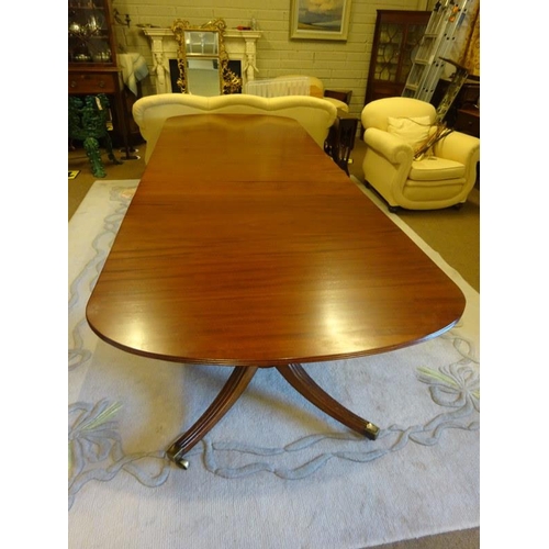 80 - Fine two pod mahogany dining table with spare leaf. L. 154cm, W. 107cm approx.