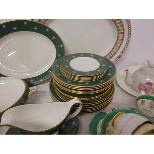 9 - Mixed lot of Chinaware.