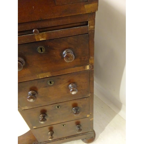 95 - Antique mahogany davenport desk having original leather inset, real and dummy drawers, long pencil d... 