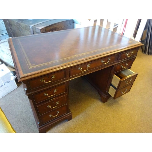 100 - Good quality mahogany pedestal desk, the top with leather inset and fitted single and double file dr... 