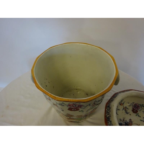 86 - Antique Masons ironstone bucket and cover, soap dish and small vase, good condition.