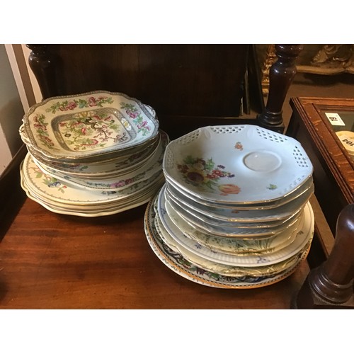 4 - Quantity of chinaware and colour glass plates.