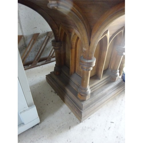 58 - Large antique Irish made oak pulpit. H. 222cm, W. 135cm. (in reasonably good overall condition) - Of... 