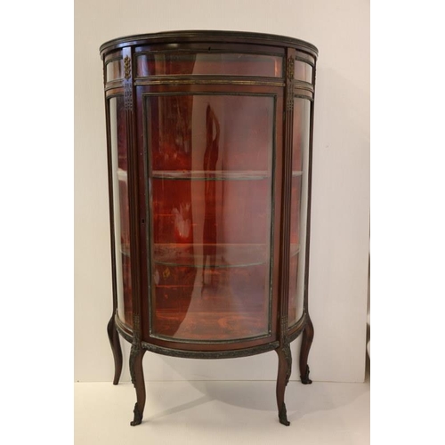 129 - Good antique mahogany and brass mounded display cabinet having lift up curio section, curved glass d... 