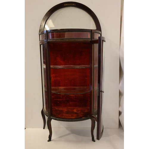 129 - Good antique mahogany and brass mounded display cabinet having lift up curio section, curved glass d... 