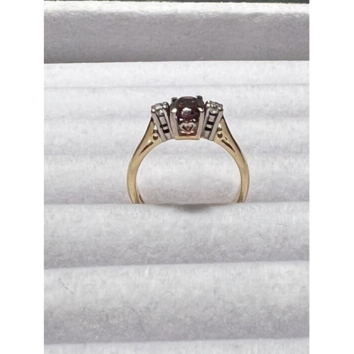 174 - 18ct yellow gold diamond garnet ring. Size I/J.