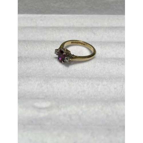 174 - 18ct yellow gold diamond garnet ring. Size I/J.