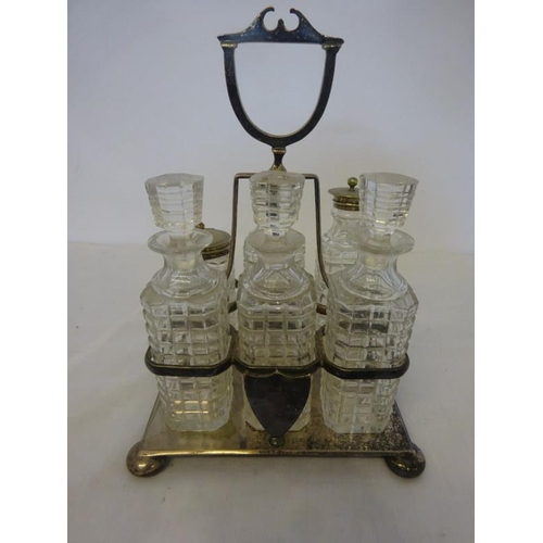 190 - Old plated cruet set with 6 original glass bottles in good condition together with a case of modern ... 