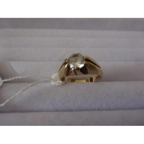 198 - 9ct gold dress ring. Size M.