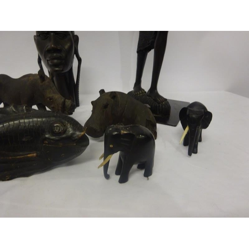 22 - Mixed lot of carved figures and animals. (7)