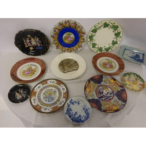 317 - Lot of plates and wall plaques.