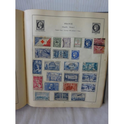 355 - Stanley Gibbons World stamps with 1110 stamps for 200 countries and colonies.