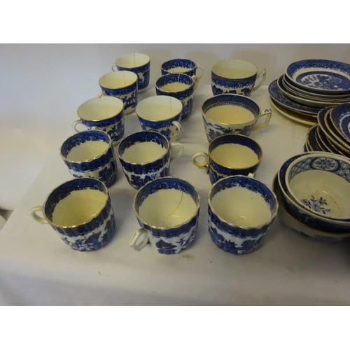 52 - A quantity of blue and white chinaware including 2 Nankin wall plates.