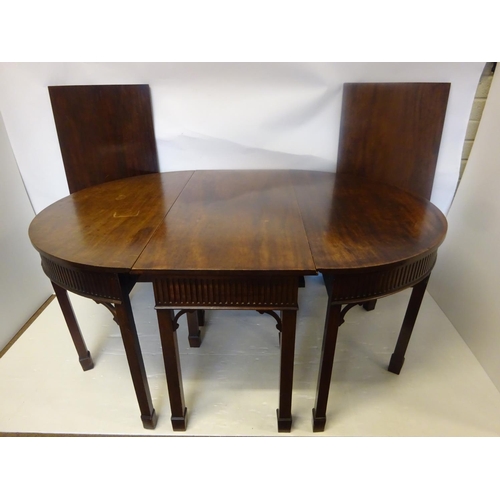 116 - Good antique mahogany sectioned dining table having two D end tables, a centre table and two spare l... 