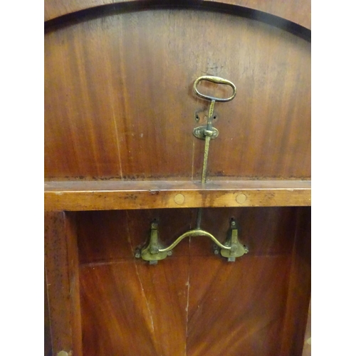 127 - A good Irish Georgian mahogany circular dining table having reeded edge, nicely turned centre column... 