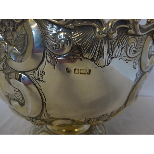 140 - A fine large silver bowl, Sheffield 1928, 40 troy ozs.