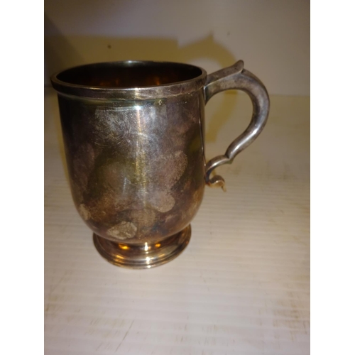 192 - Early Irish silver tankard by Joseph Walker, Dublin 1717, 11 troy ozs.