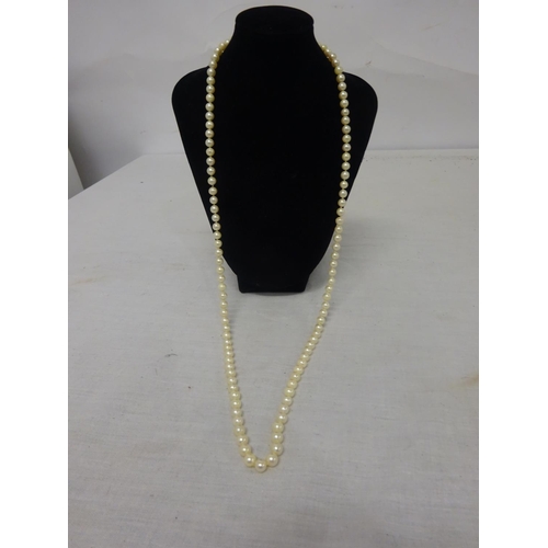 228 - Good quality pearl necklace.