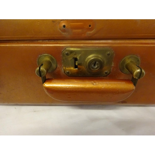 278 - Good quality leather suitcase.