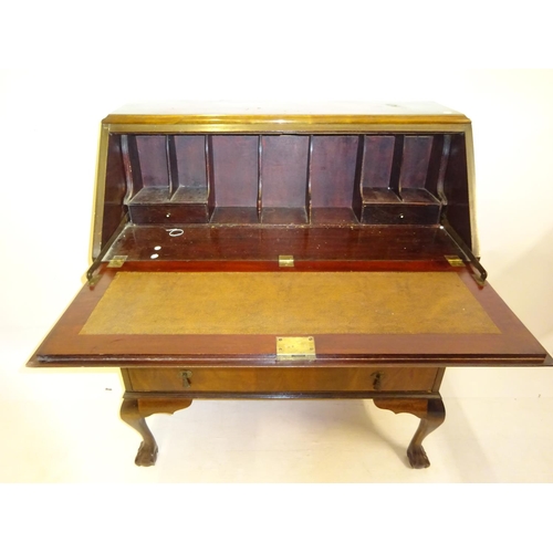 17 - Mahogany slope front writing bureau. W. 90cm, D. 50cm, H. 115cm.