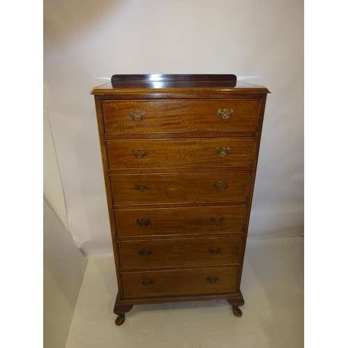 26 - Mahogany tall boy chest of six drawers. H. 140cm, W. 76cm, D. 50cm approx.