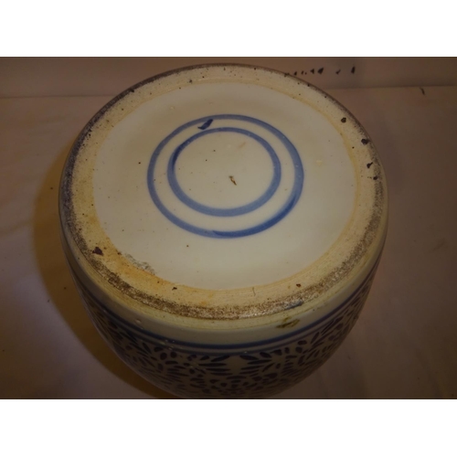 374 - Quantity of old Chinese blue and white plates and jar.