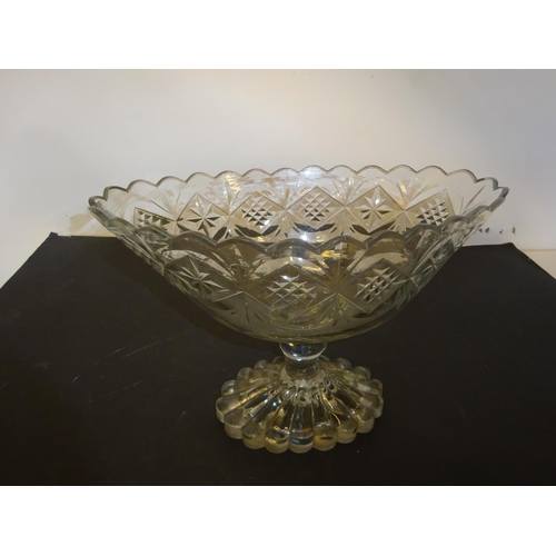 389 - An 18th century Irish boat shaped glass bowl on pedestal base possibly Waterford or Cork. Diameter 3... 