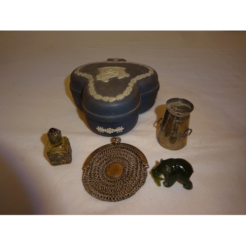 5 - Wedgewood trinket box containing silver purse and silver milk churn, small scent bottle and jade bea... 