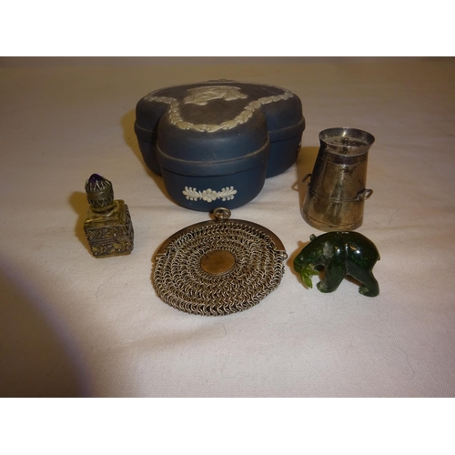 5 - Wedgewood trinket box containing silver purse and silver milk churn, small scent bottle and jade bea... 