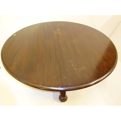 53 - Victorian mahogany circular dining table on centre pod support. Diameter 130cm (some restoration req... 