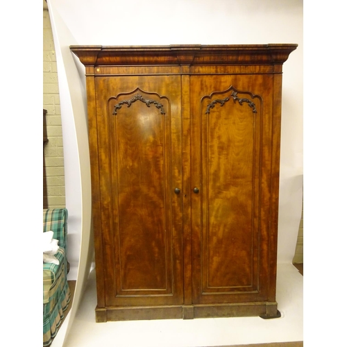 139 - A good quality Victorian mahogany two door wardrobe. H. 224cm, W. 160cm, D. 63cm approx.
Plinth need... 