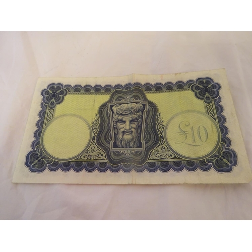 166 - Lady Lavery - a collection of Irish bank notes, £100 (1977), £50 (1977), £20 (1976), £10 (1975), £1 ... 