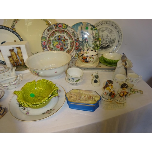 17 - Mixed lot of chinaware - see photo.